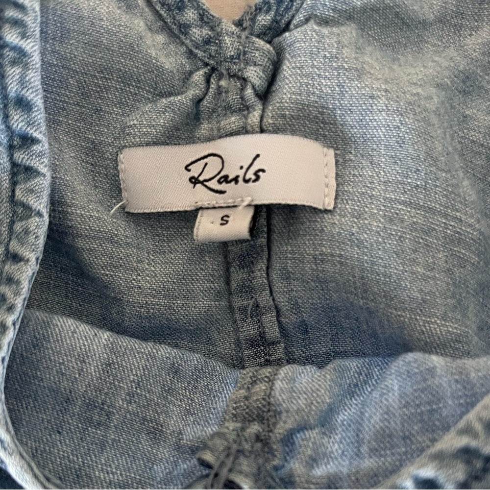 Rails Parker Denim Romper Blue Shorts Small Chambray Vacay Cruise festival - Picture 6 of 6